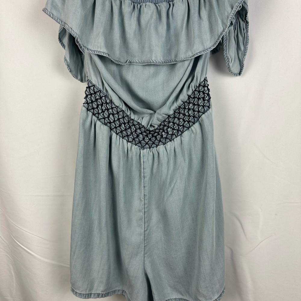American Eagle Off The Shoulder Chambray Romper. Size Medium. Light wash. - Picture 7 of 11